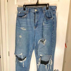 Aeropostale /  Women's Jeans / Distressed / Slim & Thick / Curvy Mom Jean / 16